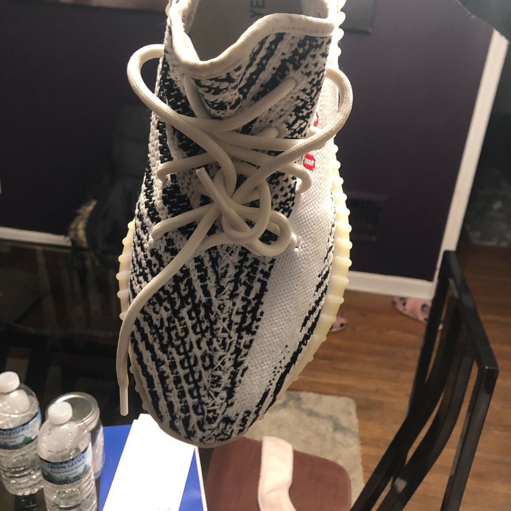 Yeezy 350 Boost V2 Zebra size 8.5
